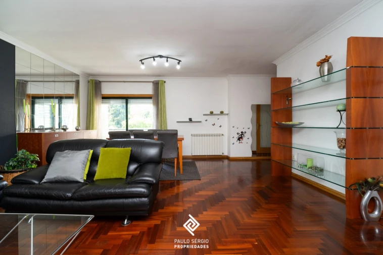 Apartamento T2 para Venda em Oliveira do Douro Foto 2