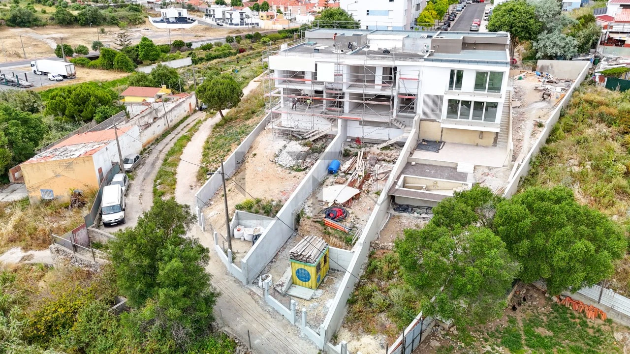 Moradia T4 para Venda em São Domingos de Rana Foto 5