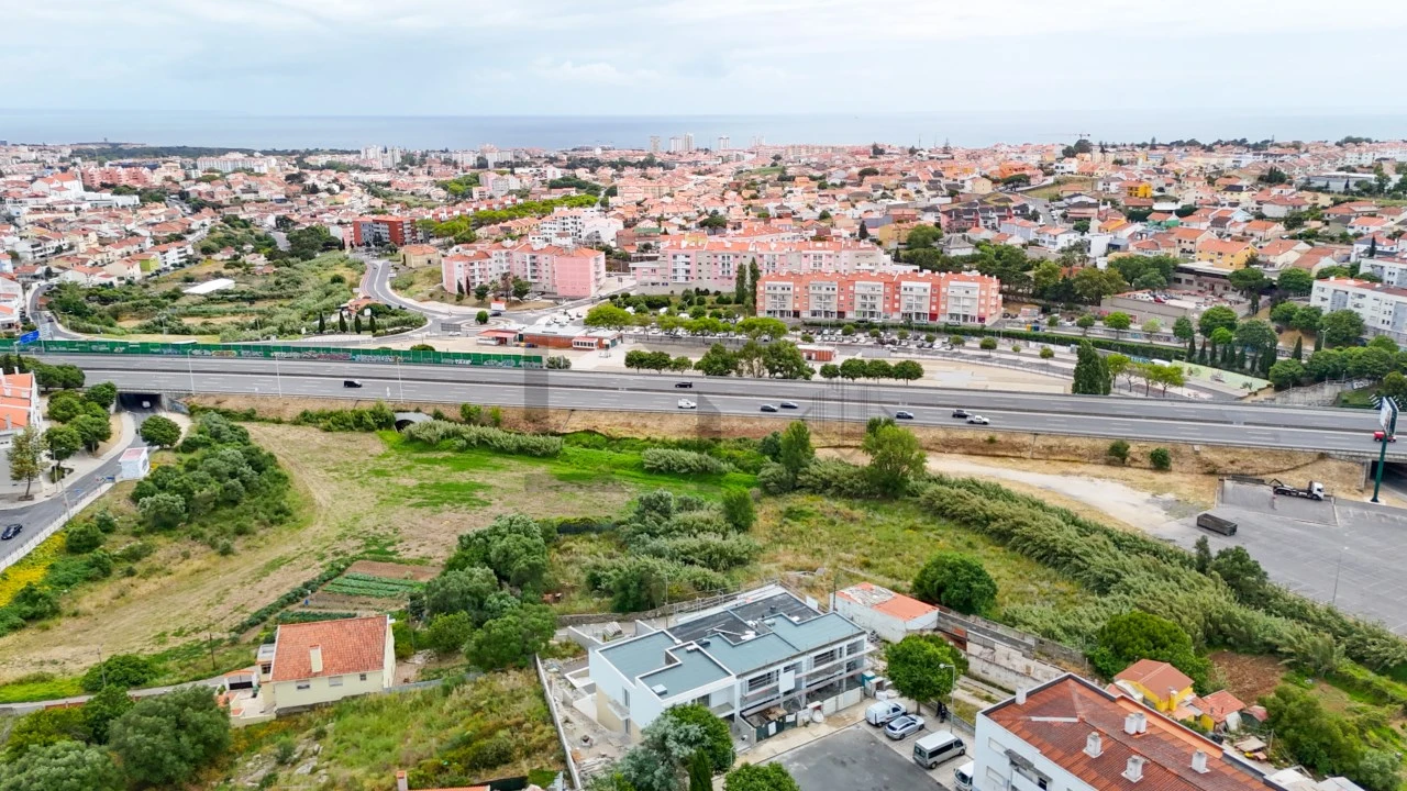 Moradia T4 para Venda em São Domingos de Rana Foto 30