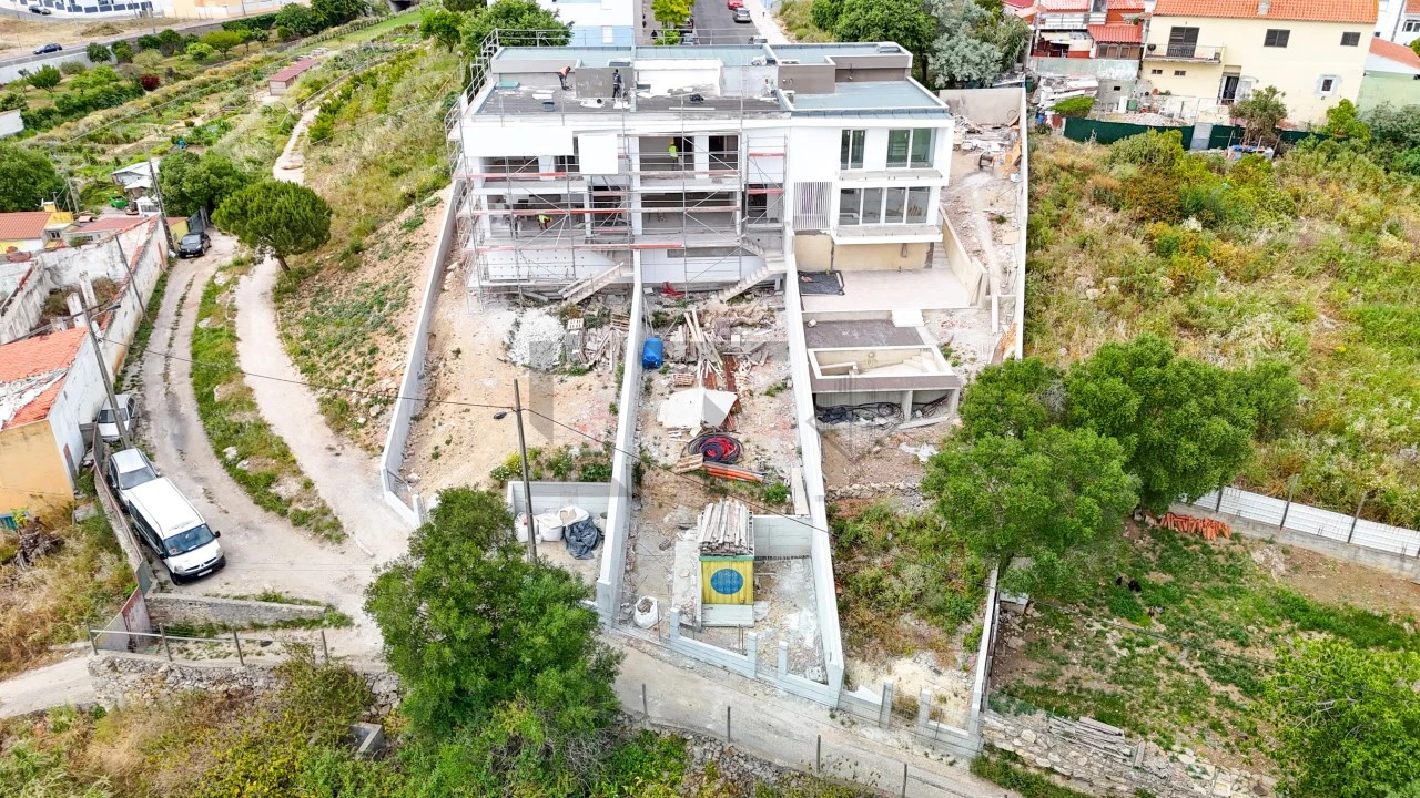Moradia T4 para Venda em São Domingos de Rana Foto 34