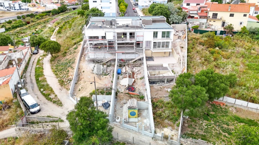 Moradia T4 para Venda em São Domingos de Rana Foto 33