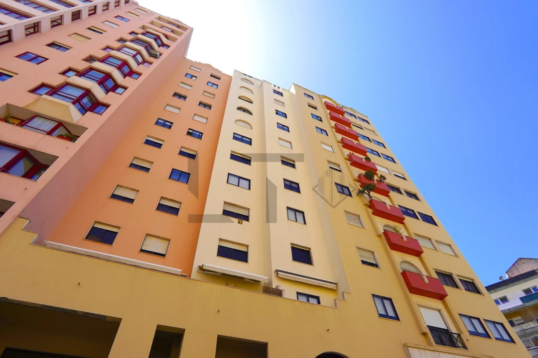 Apartamento T2 para Venda em São Domingos de Benfica Foto 1