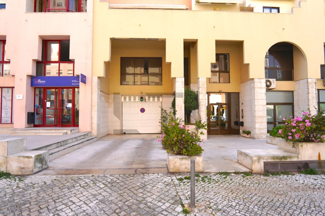 Apartamento T2 para Venda em São Domingos de Benfica Foto 3