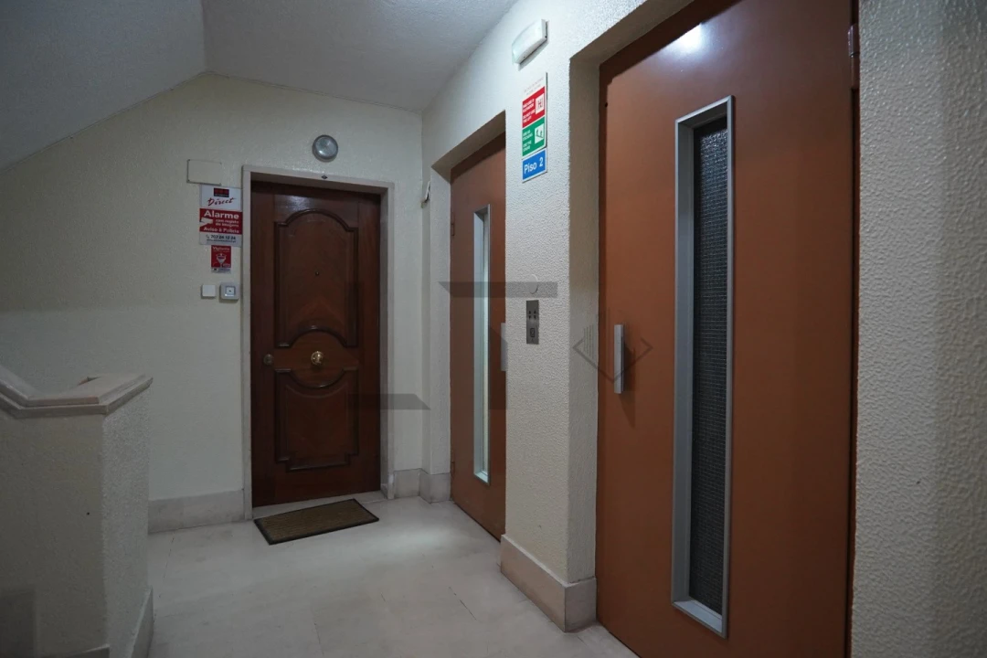 Apartamento T2 para Venda em São Domingos de Benfica Foto 8