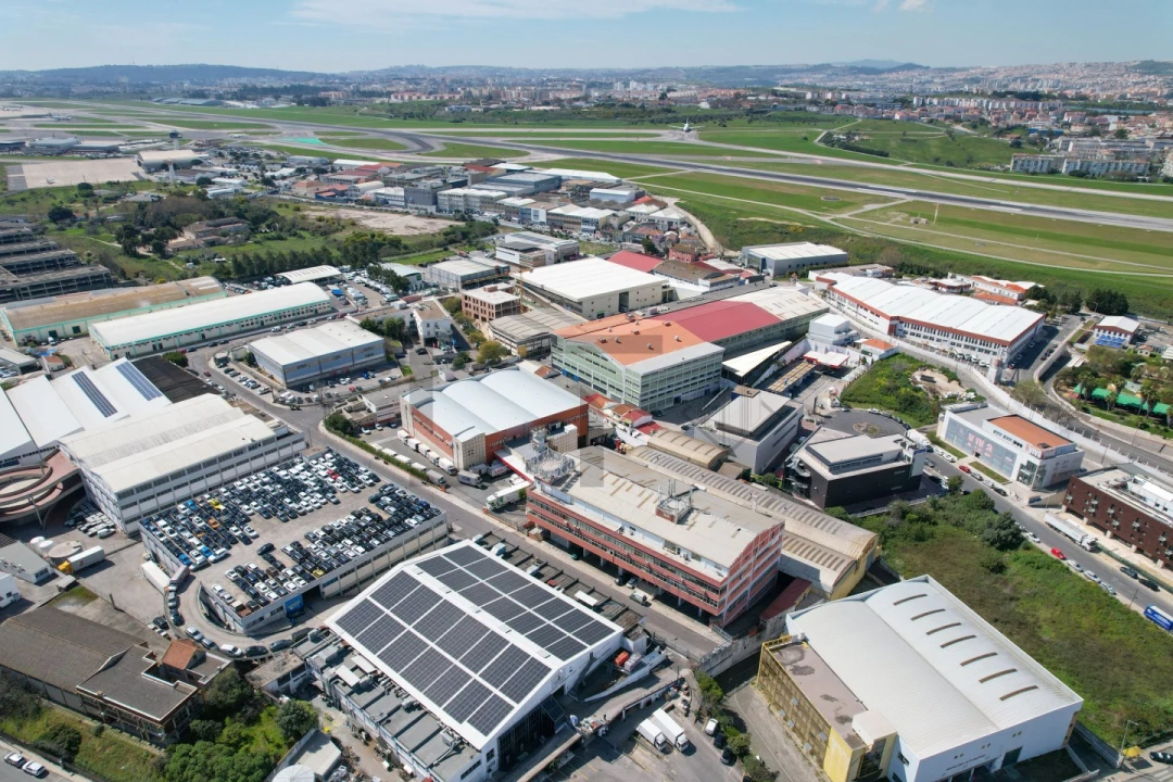 Armazém para Venda em Sacavém e Prior Velho Foto 13