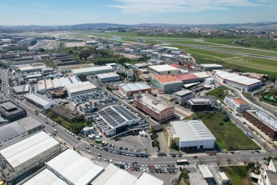 Armazém para Venda em Sacavém e Prior Velho