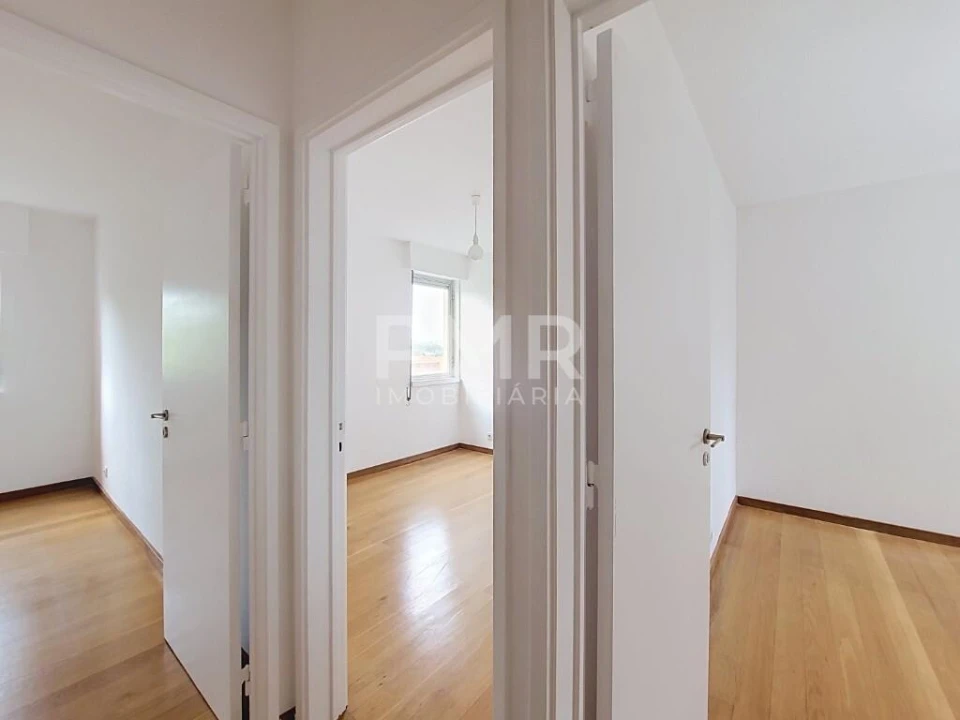 Apartamento T3 para Arrendamento em Lumiar Foto 9