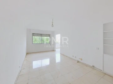 Apartamento T3 para Arrendamento em Lumiar