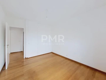 Apartamento T3 para Arrendamento em Lumiar