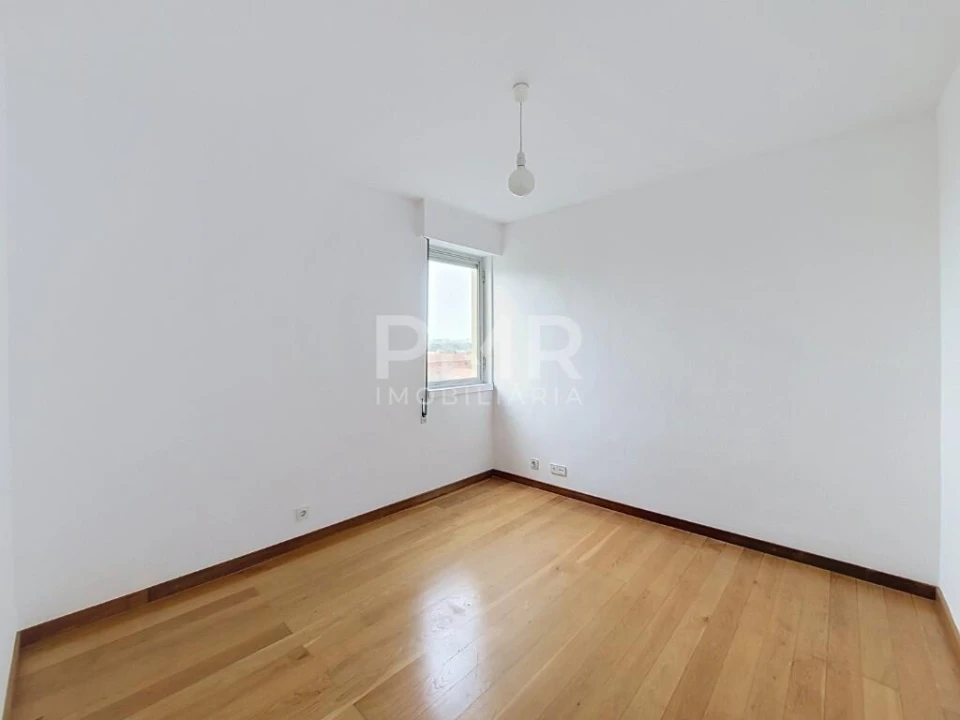 Apartamento T3 para Arrendamento em Lumiar Foto 14