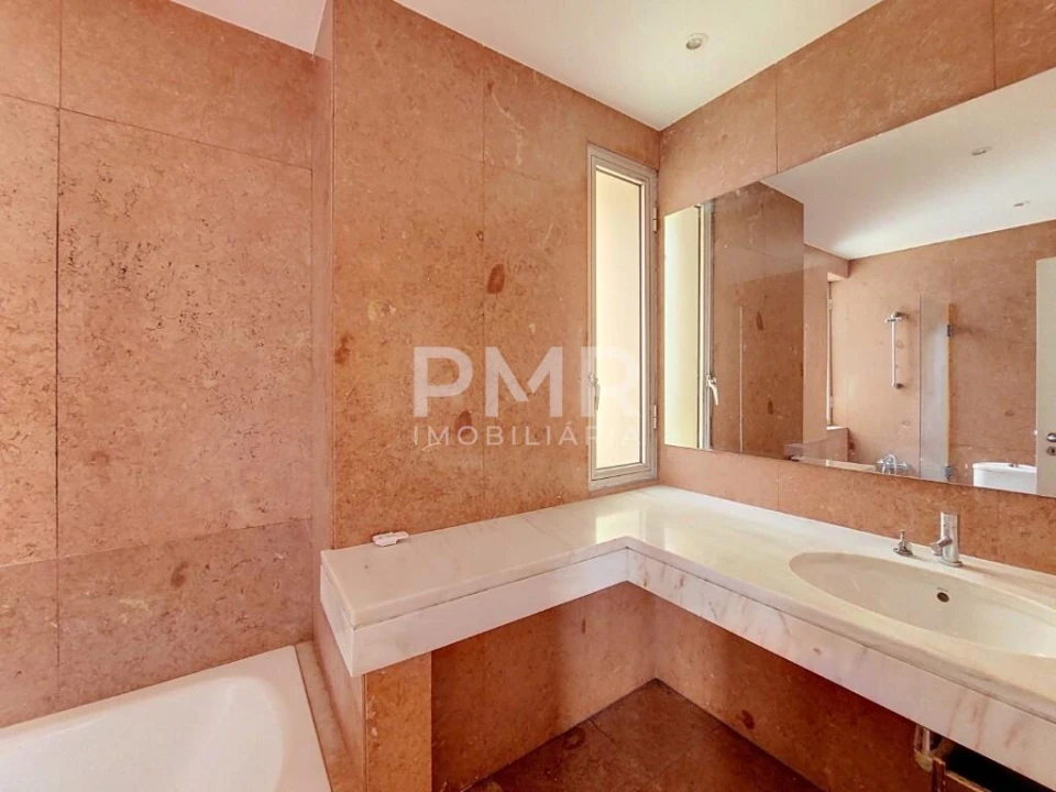 Apartamento T3 para Arrendamento em Lumiar Foto 13