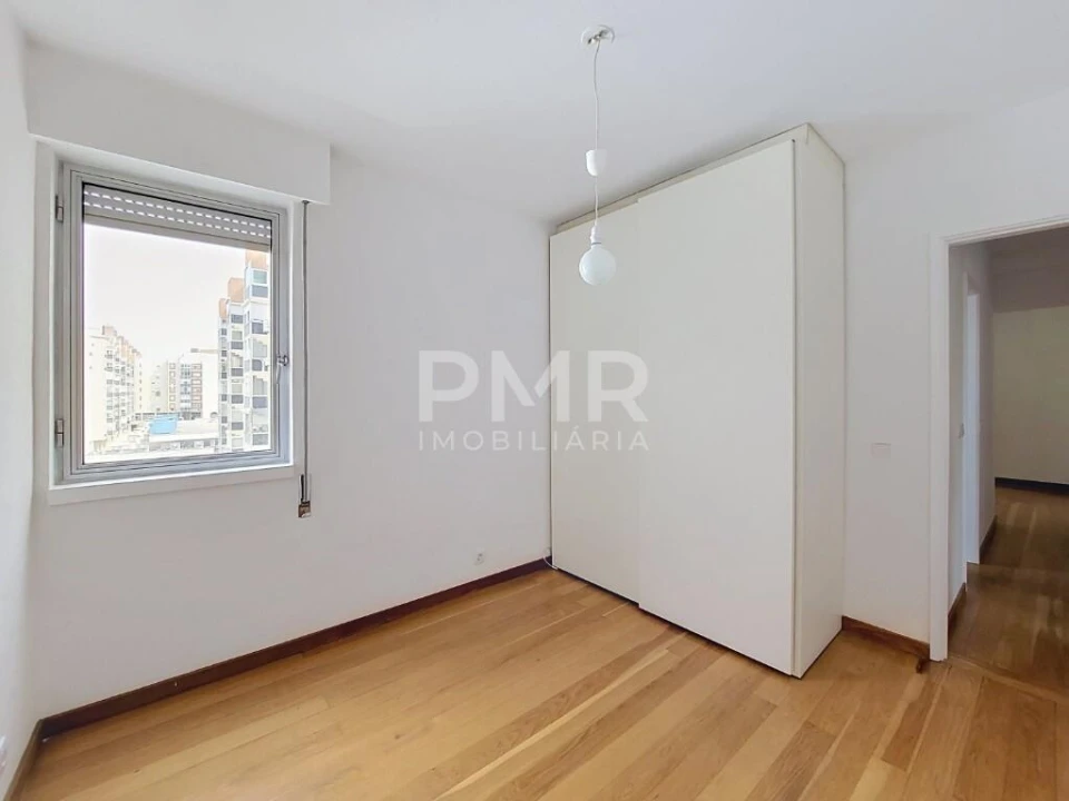 Apartamento T3 para Arrendamento em Lumiar Foto 18