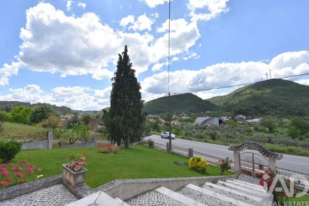 Moradia T4 para Venda em São Miguel, Santa Eufémia e Rabaçal Foto 4