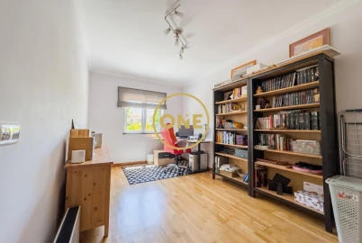 Apartamento T3 para Venda em São João das Lampas e Terrugem
