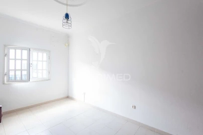 Moradia T2 para Venda em Capelins (Santo Antonio)