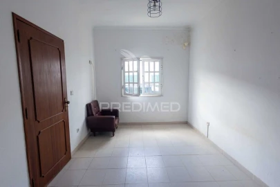 Moradia T2 para Venda em Capelins (Santo Antonio)