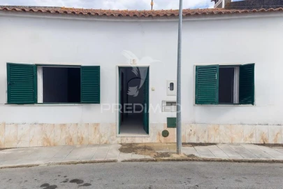 Moradia T2 para Venda em Capelins (Santo Antonio)