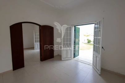 Moradia T2 para Venda em Capelins (Santo Antonio)