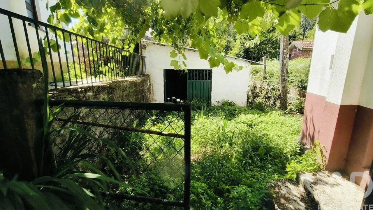 Moradia T5 para Venda em Covas Foto 10
