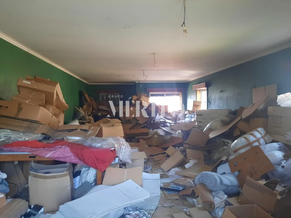Prédio para Venda em Selho (São Jorge) Foto 19