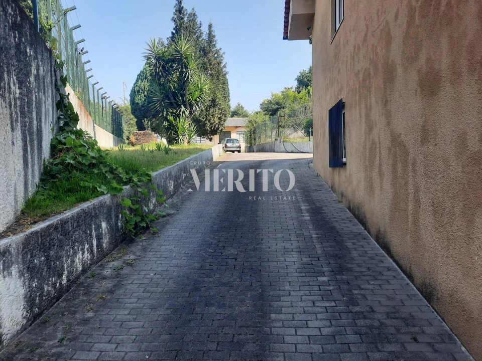 Prédio para Venda em Selho (São Jorge) Foto 6