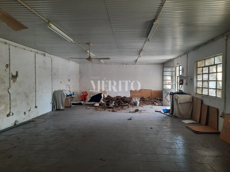 Prédio para Venda em Selho (São Jorge) Foto 11