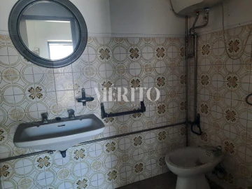 Prédio para Venda em Selho (São Jorge)