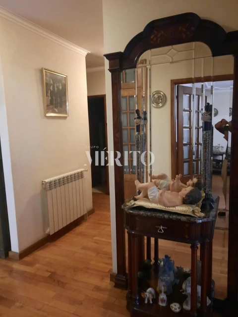 Prédio para Venda em Selho (São Jorge)
