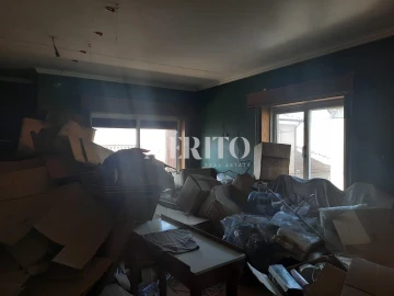 Prédio para Venda em Selho (São Jorge)