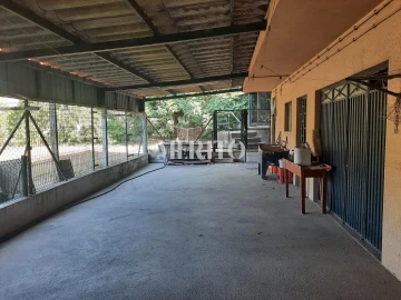 Prédio para Venda em Selho (São Jorge)