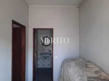 Prédio para Venda em Selho (São Jorge)