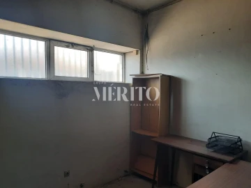 Prédio para Venda em Selho (São Jorge)