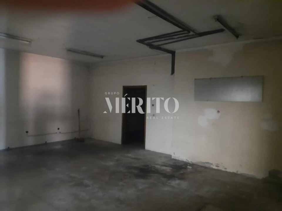 Prédio para Venda em Selho (São Jorge) Foto 29