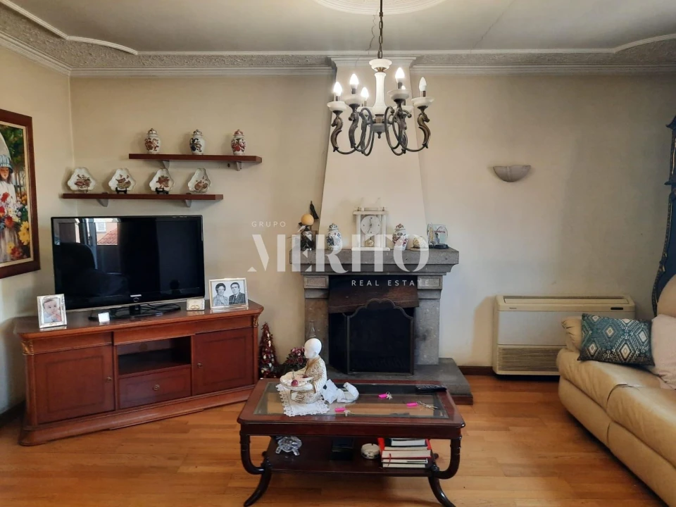 Prédio para Venda em Selho (São Jorge) Foto 39