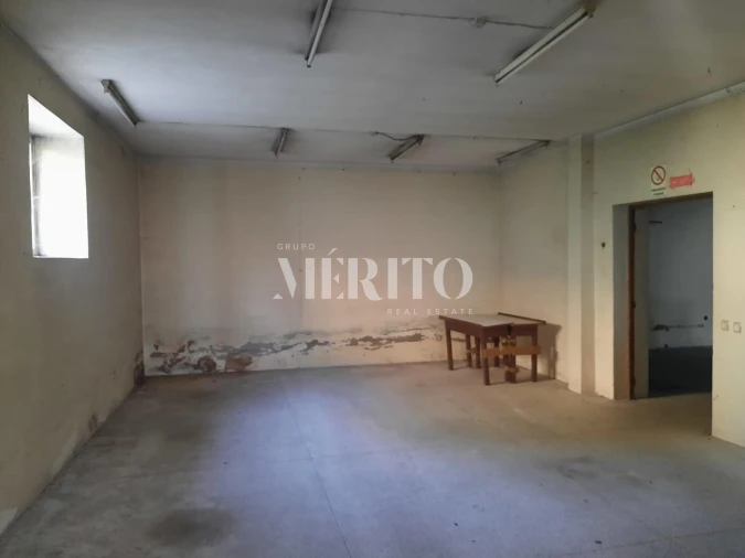 Prédio para Venda em Selho (São Jorge) Foto 20