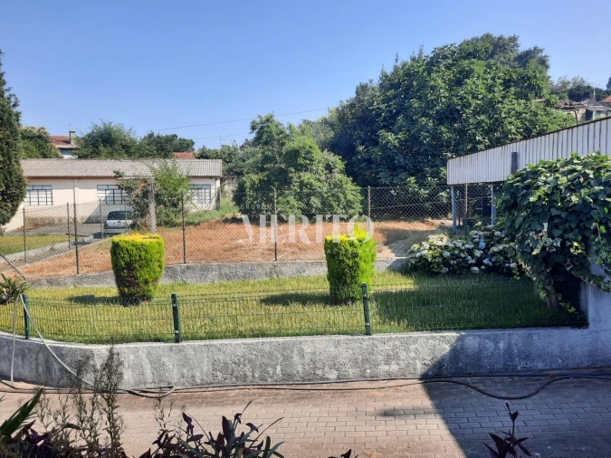 Prédio para Venda em Selho (São Jorge) Foto 48
