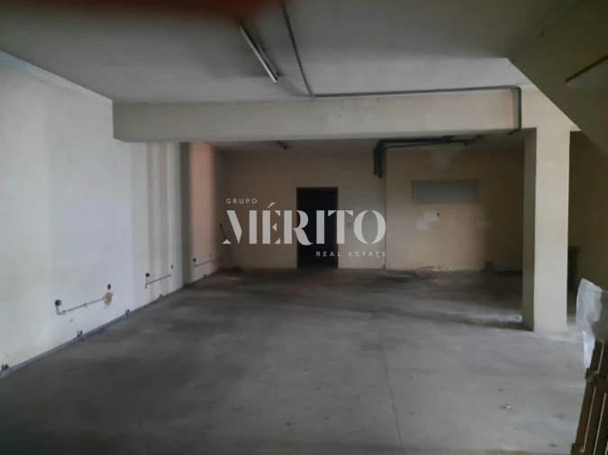 Prédio para Venda em Selho (São Jorge) Foto 22