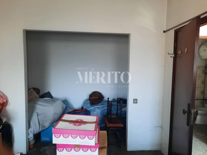 Prédio para Venda em Selho (São Jorge) Foto 14