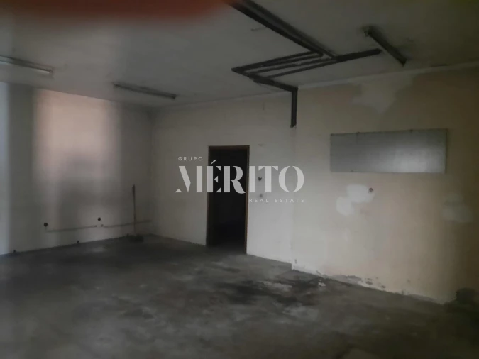 Prédio para Venda em Selho (São Jorge) Foto 29