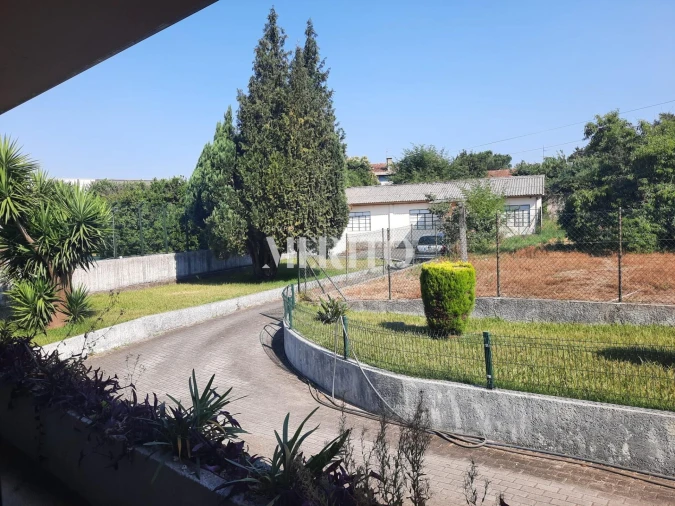 Prédio para Venda em Selho (São Jorge) Foto 45
