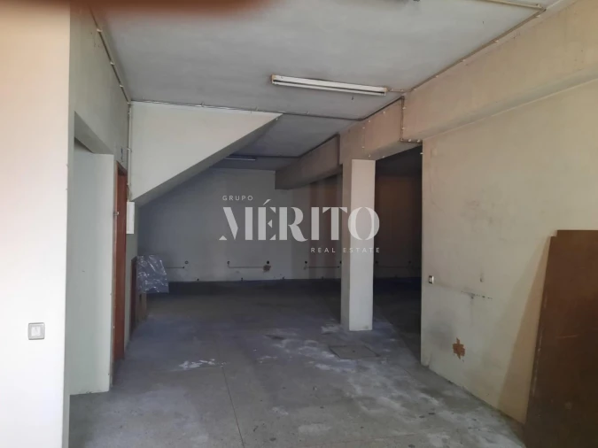 Prédio para Venda em Selho (São Jorge) Foto 36