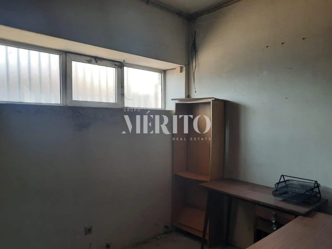 Prédio para Venda em Selho (São Jorge) Foto 21