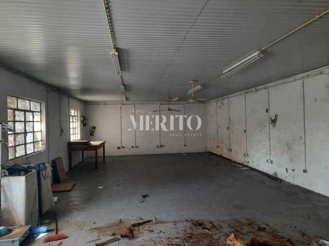 Prédio para Venda em Selho (São Jorge) Foto 2