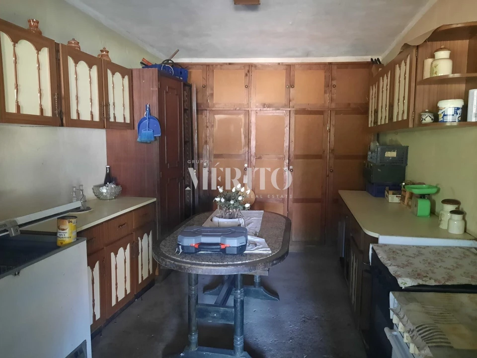 Prédio para Venda em Selho (São Jorge) Foto 53