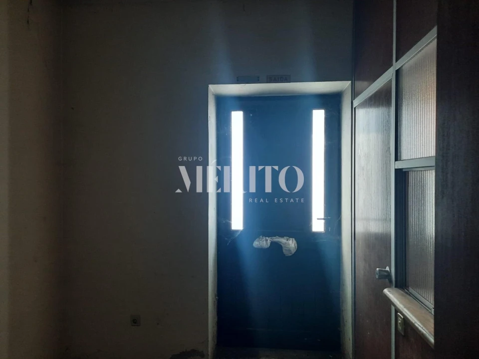 Prédio para Venda em Selho (São Jorge) Foto 34