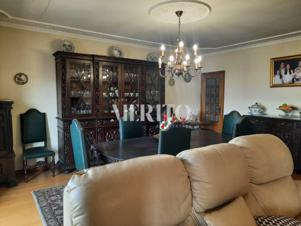 Prédio para Venda em Selho (São Jorge) Foto 38