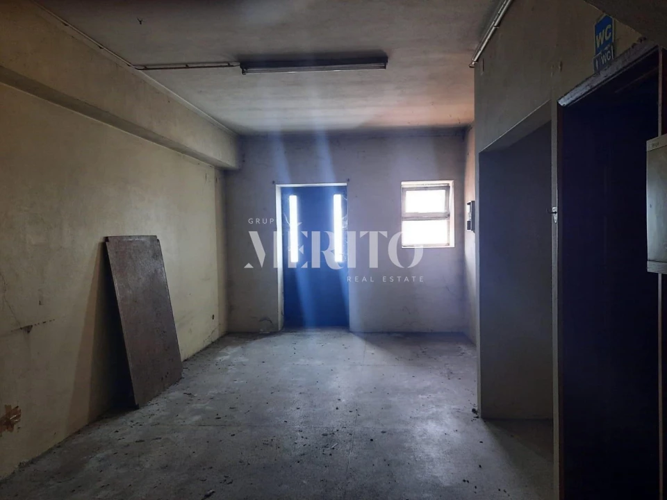 Prédio para Venda em Selho (São Jorge) Foto 24