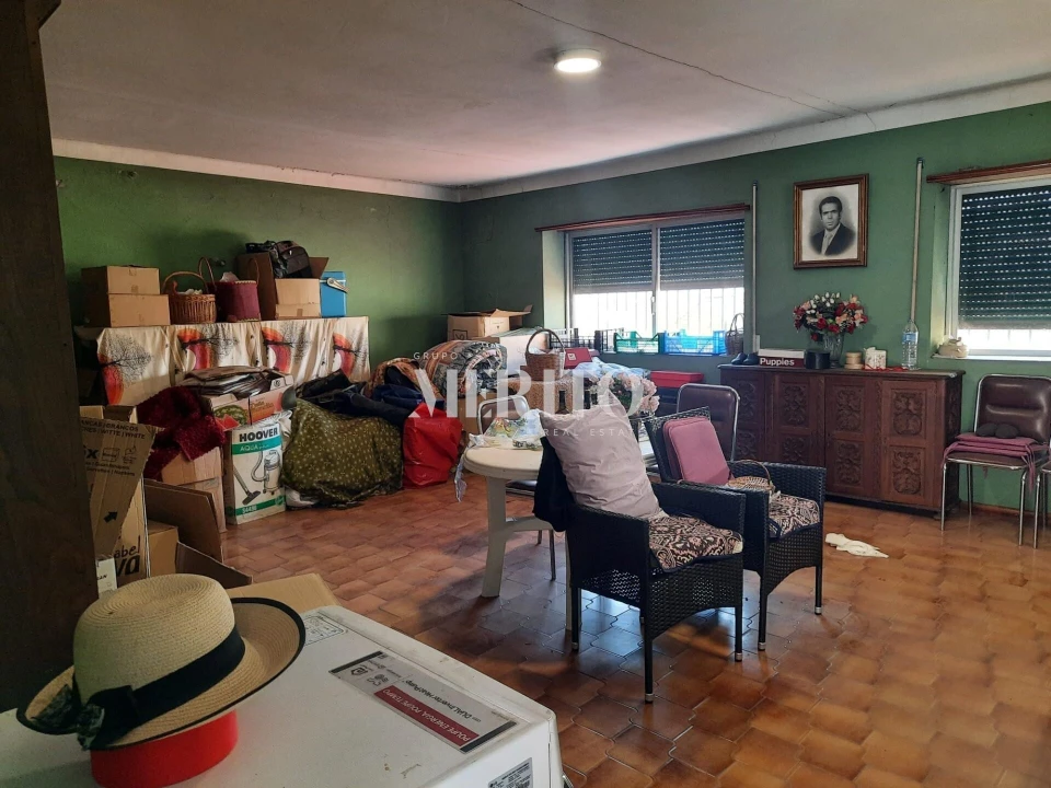 Prédio para Venda em Selho (São Jorge) Foto 50