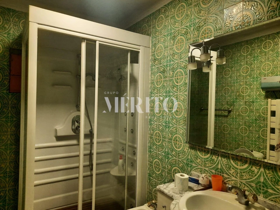 Prédio para Venda em Selho (São Jorge) Foto 32
