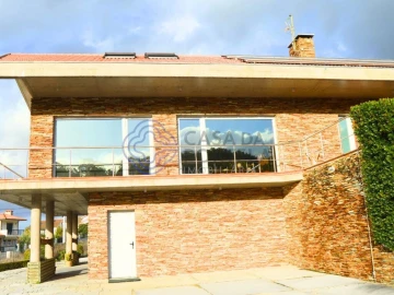 Moradia T4 para Venda em Bornes de Aguiar